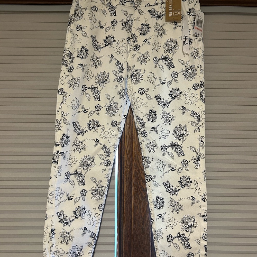 Kensie White and Black Floral Skinny Jeans